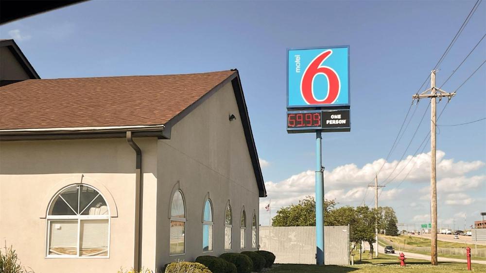 Motel 6 Omaha - IAT West